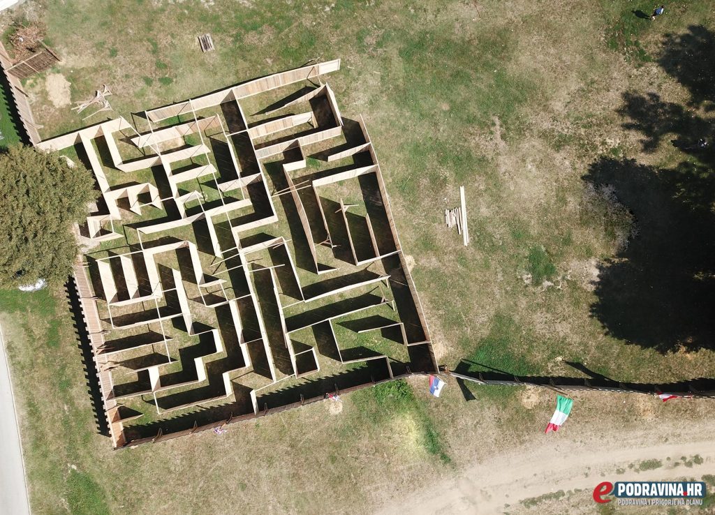 Renesansni festival - labirint iz zraka