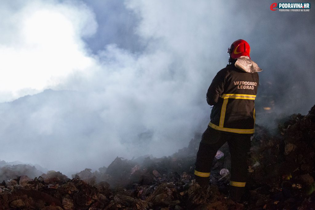 Požar na odlagalištu otpada kraj Peteranca