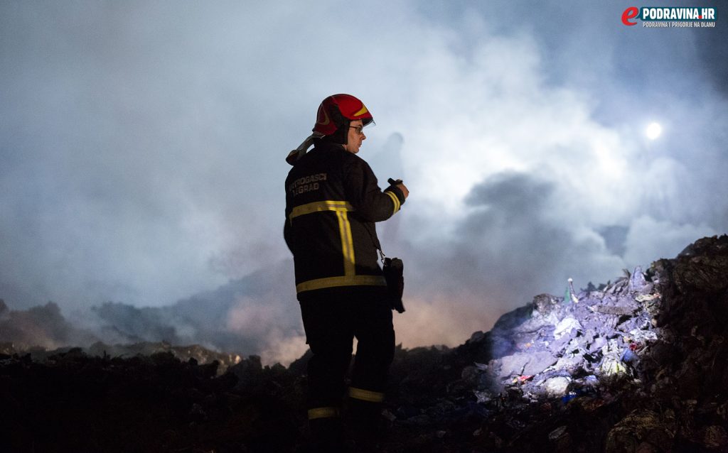 Požar na odlagalištu otpada kraj Peteranca