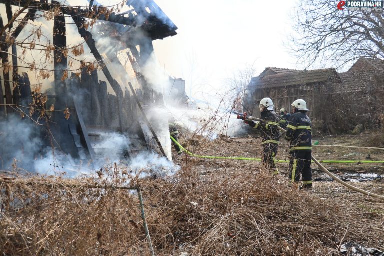 POŽAR Do temelja izgorjela obiteljska kuća u Novom Virju
