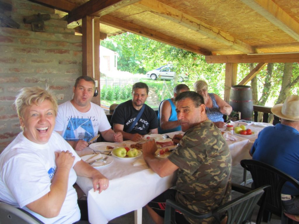 FOTO Likovnjaci kluba Duga iz Pitomače proslavili godišnjicu rada na obroncima Bilogore