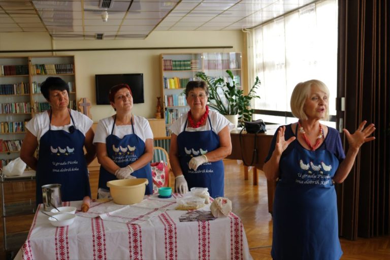 FOTO Udruga žena grada Đurđevca dovršava dodatno terensko istraživanje o pogače z oreji