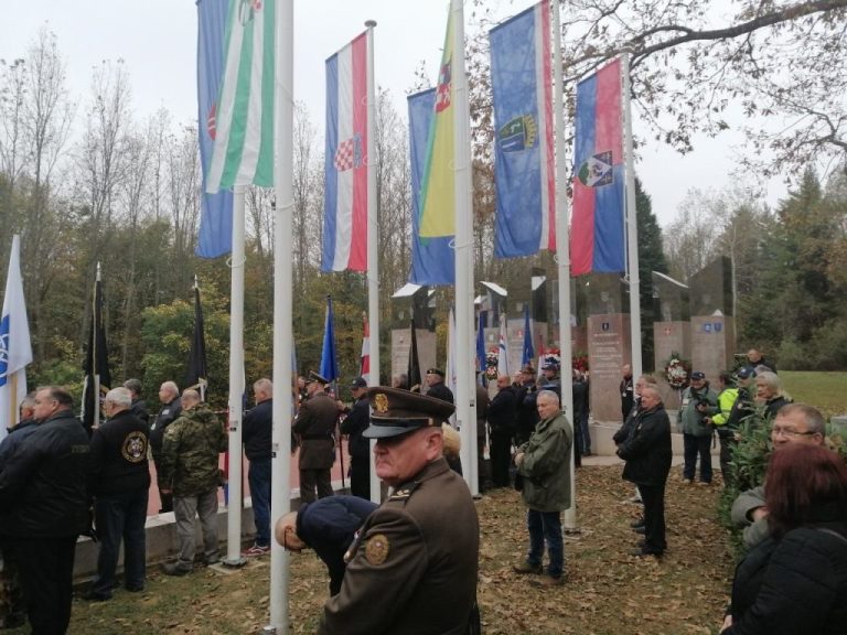 FOTO Komemoracijom u Novskoj mnogi se prisjetili branitelja među kojima je i 23 poginulih iz Koprivničko-križevačke županije