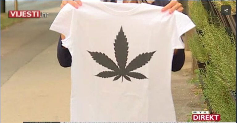 Mladić uhićen jer je nosio majicu s motivom marihuane, optužen za promoviranje droge