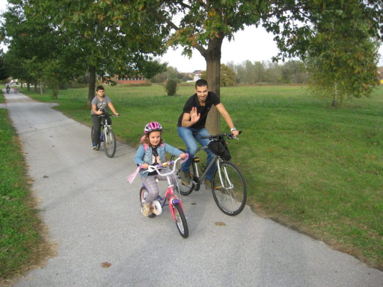 FOTO Đurđevački vrtićanci zajedno s roditeljima odvozili Din, don biciklijadu