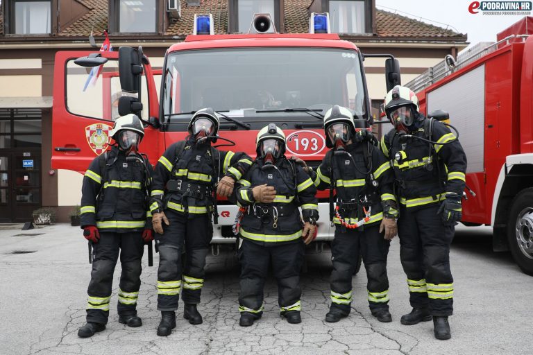 FOTO/VIDEO Zovemo ih herojima koji svoj život stavljaju na kocku. Proveli smo dan s vatrogascima, navukli hrpu opreme i puni adrenalina krenuli gasiti požar