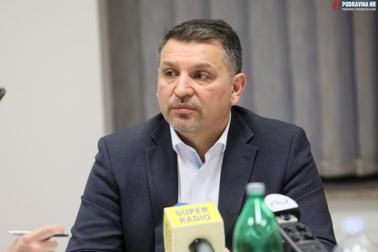 Lacković jedini suzdržan na glasovanju za opoziv ministrice Divjak koja je ipak zadržala fotelju
