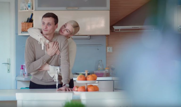 VIDEO Tragovi imaju novi hit singl Ružmarin i spot s preokretom koji rastapa srca