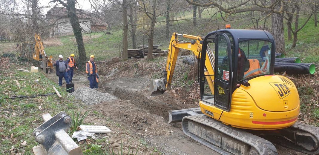 FOTO Počeli radovi na proširenju vodovodne i kanalizacijske mreže u dijelu naselja Draganovec vrijednosti 2,1 milijuna kuna