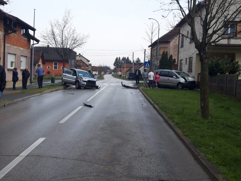 FOTO U samom centru Đurđevca upravo teška prometna nesreća, policija vrši očevid