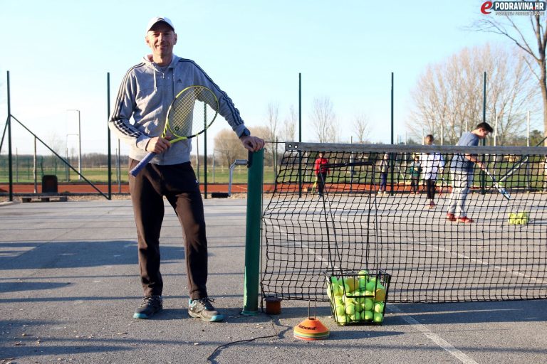 Marija Lončarića svi znaju kao Ricka, omiljenog trenera kojeg svaki dan možete vidjeti s djecom i milijun loptica: Tenis je broj jedan