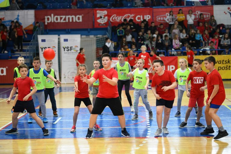 FOTO Sportske igre mladih stigle u Križevce! Branko Zorko nosio baklju, a Mali Nazorovci i Terminatori osvojili prva mjesta