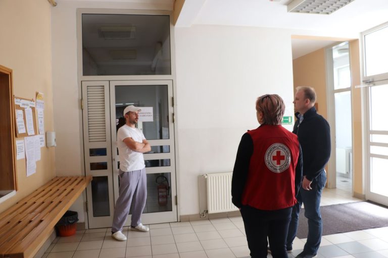 FOTO Gradonačelnik Jakšić obišao Crveni križ i koprivničke vatrogasce