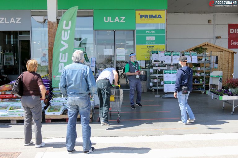 FOTO Pevex zatvorio vrata centra, osim za vrtni dio, a s radom ponovo kreću u ponedjeljak