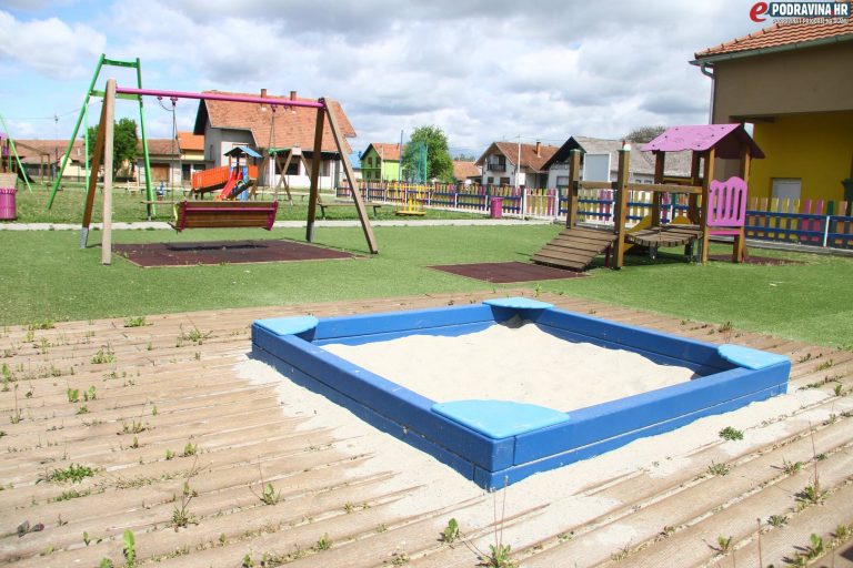 Otvaraju se dječja igrališta, nema više zabrane zadržavanja na javnim površinama