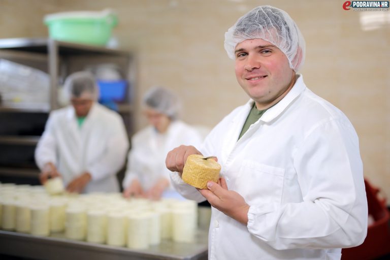 FOTO Niste probali sir dok ga ne probate u Kozarevcu, iz cijele regije dolazi se kod Imbrišića po prefine mliječne delicije