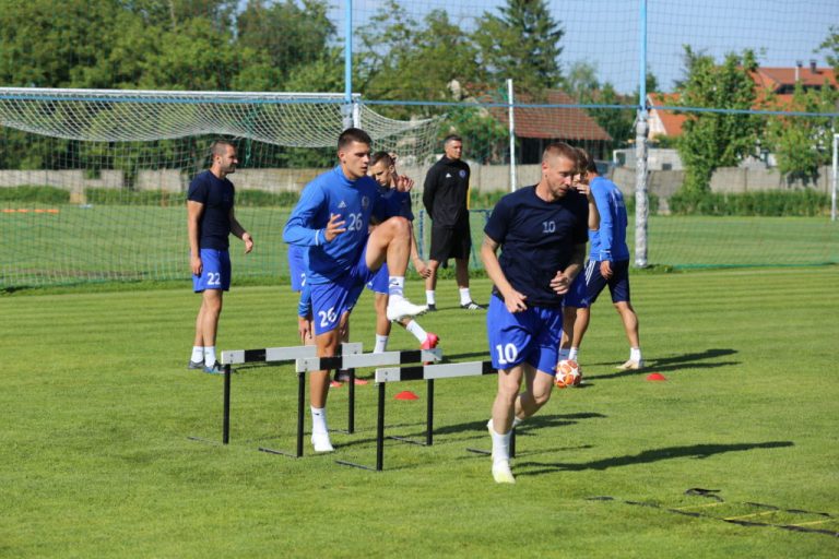 Uprava Slavena igračima, treneru i zaposlenicima u dogovoru smanjila plaće