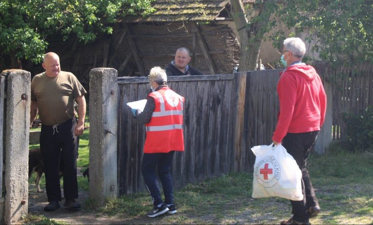 FOTO Gradsko društvo Crvenog križa Koprivnica po okolnim općinama podijelilo 110 paketa donacija potrebitima