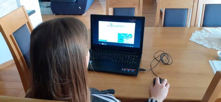 Mali humanitarko i kroz virtualne učionice potiče učenike na humanitarno djelovanje