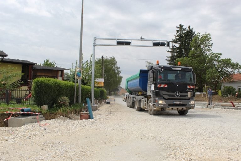 FOTO Radovi na novom križevačkom križanju ulaze u završnu fazu, završetak sredinom lipnja