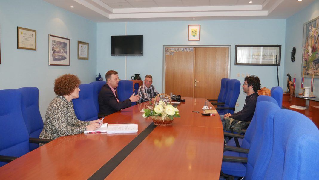 Sastanak o gradnji vrtica u Kalinovcu