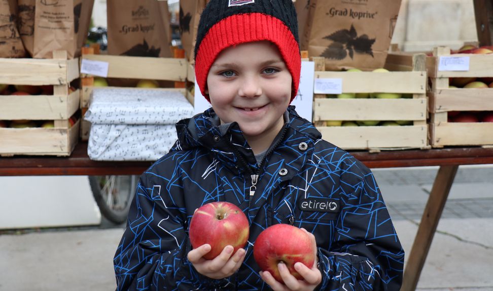 NASLOVNA humanitarna prodaja jabuka dan grada
