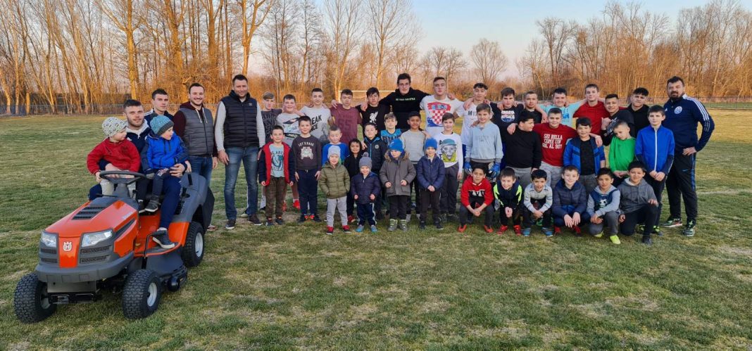 Općina Peteranec donirala kosilicu Nogometnom klubu Mladost Sigetec