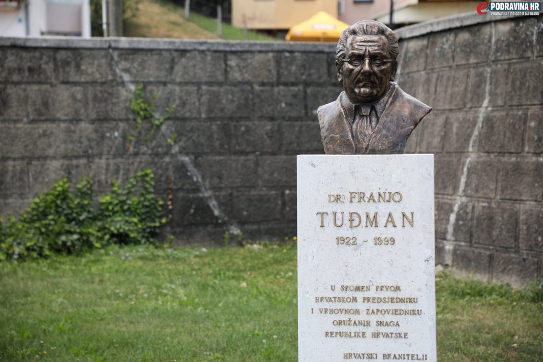 Dr. Franjo Tuđman, spomenik