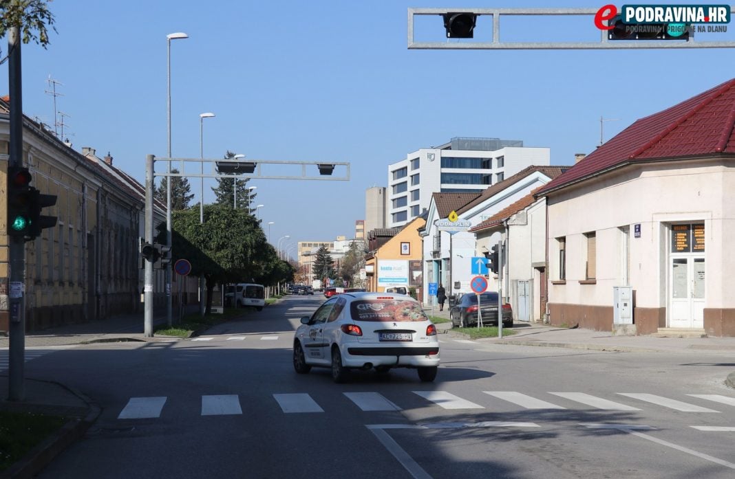 Biciklistička staza u Starčevićevoj ulici