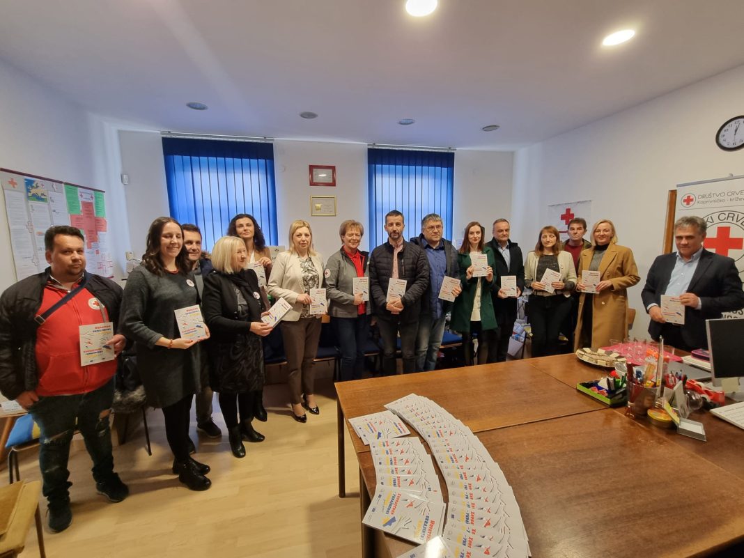Suradnjom Županije i Europe Direct KKŽ osigurani rječnici za učenike iz Ukrajine