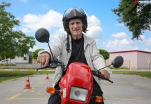 Ivica Sinjeri, Moped