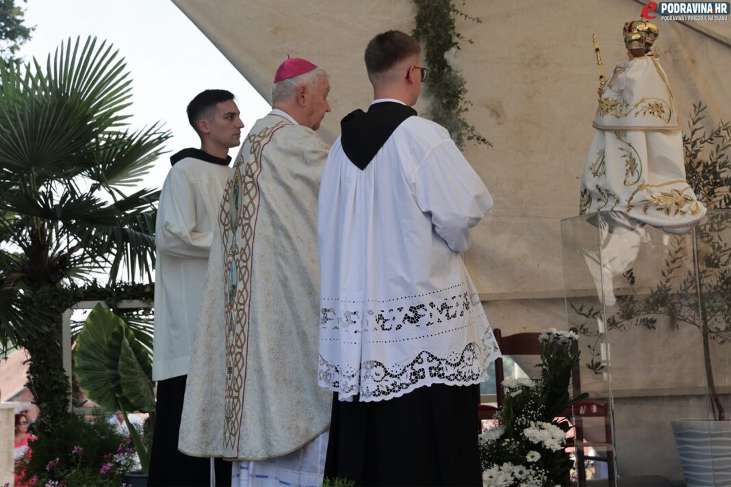 velika gospa, procesija